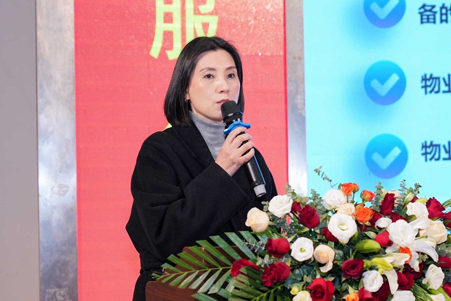 汤莉.jpg